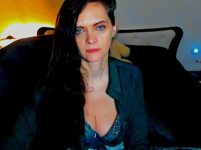 SexQueen11 live cam preview