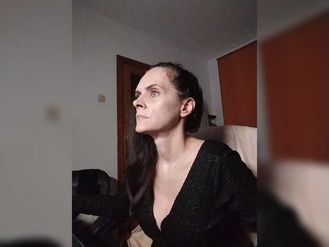 SexQueen11 live cam on BongaCams