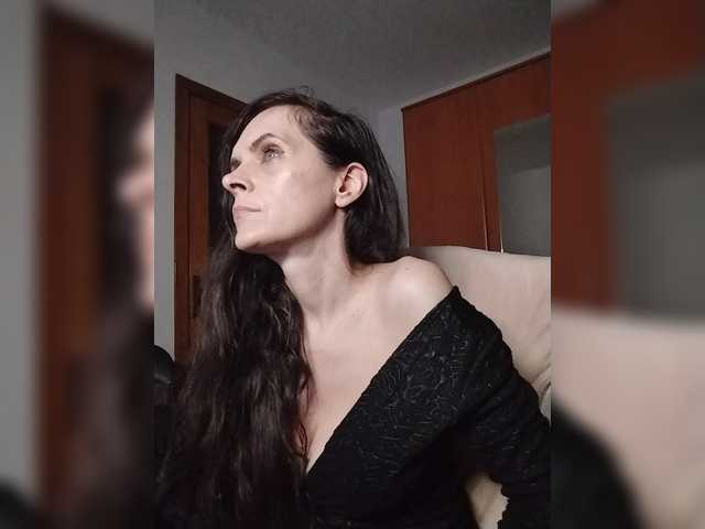 SexQueen11 live cam on BongaCams