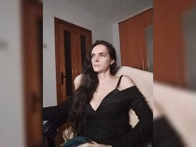 SexQueen11 live cam on BongaCams