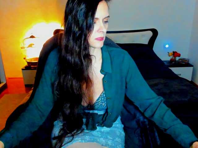 SexQueen11, en directo ahora en BongaCams