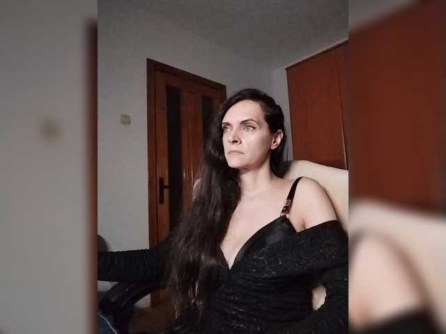 SexQueen11 live cam on BongaCams