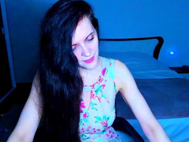 SexQueen11 live cam on BongaCams