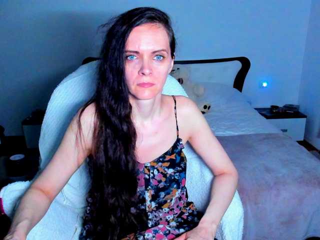 SexQueen11 live webcam show