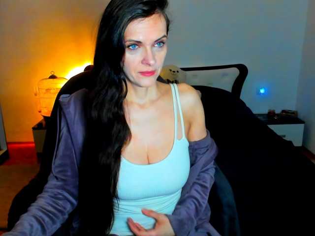 SexQueen11 live cam preview