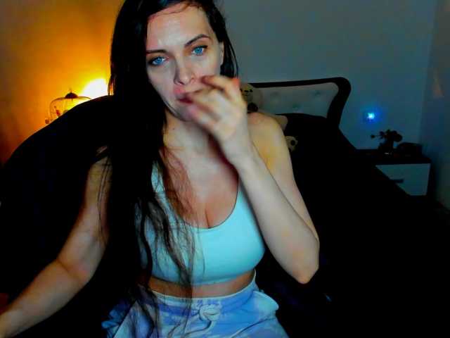 SexQueen11 live cam on BongaCams