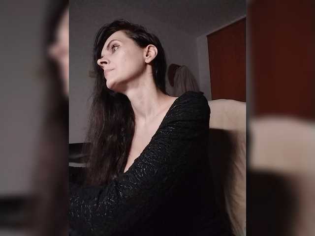 SexQueen11 live cam on BongaCams