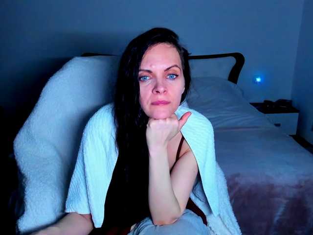 SexQueen11 live cam on BongaCams