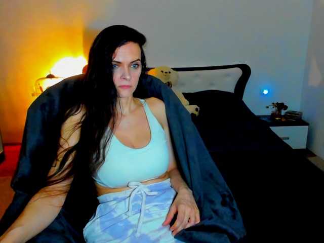 SexQueen11 live cam on BongaCams