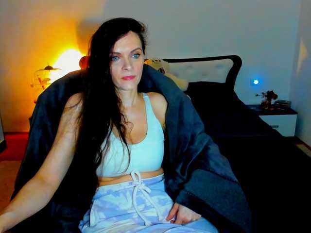 SexQueen11 live cam on BongaCams