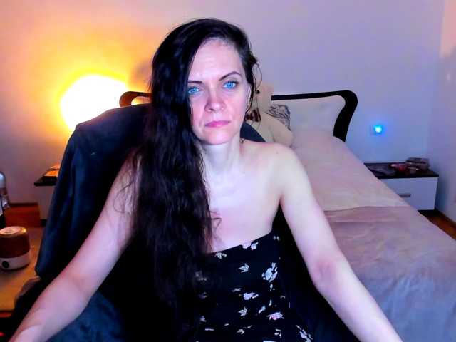 SexQueen11 live cam