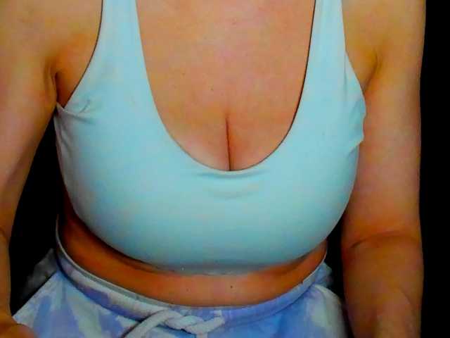 SexQueen11 live cam on BongaCams