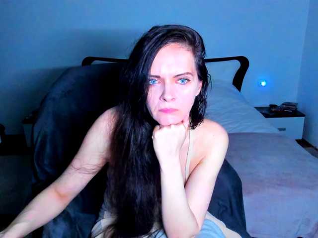 SexQueen11 live cam on BongaCams