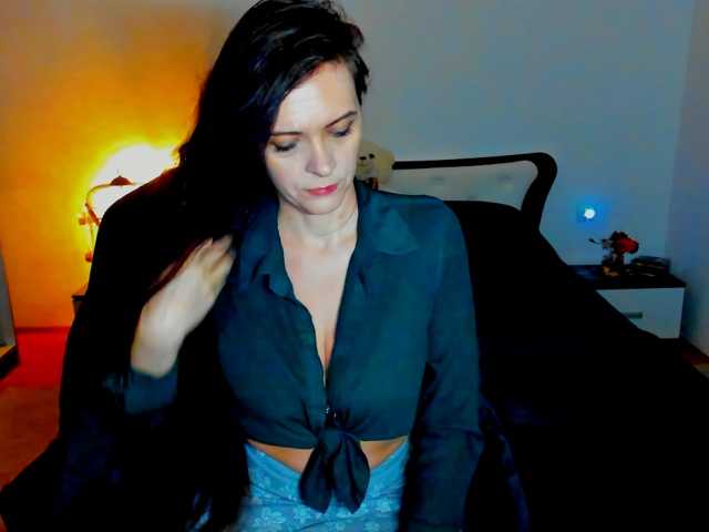SexQueen11, en vivo ahora en BongaCams