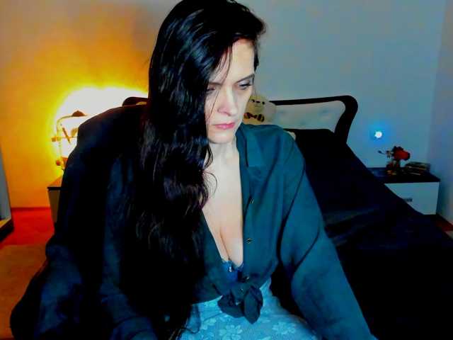 SexQueen11, en vivo ahora en BongaCams
