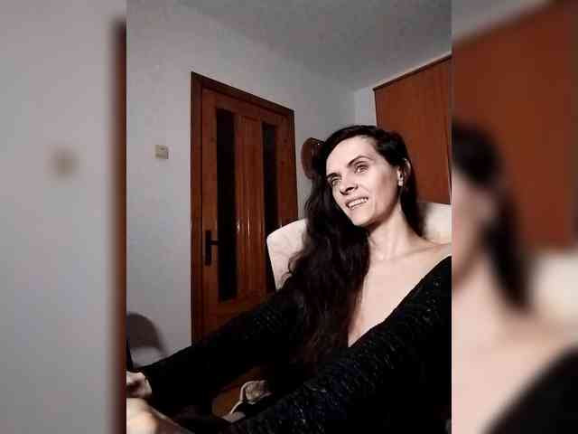 SexQueen11 webcam