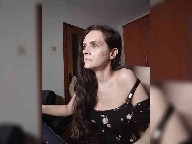 SexQueen11 webcam
