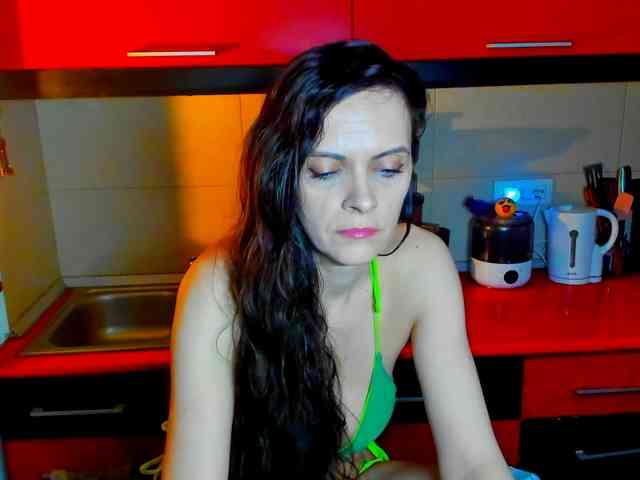 SexQueen11 webcam