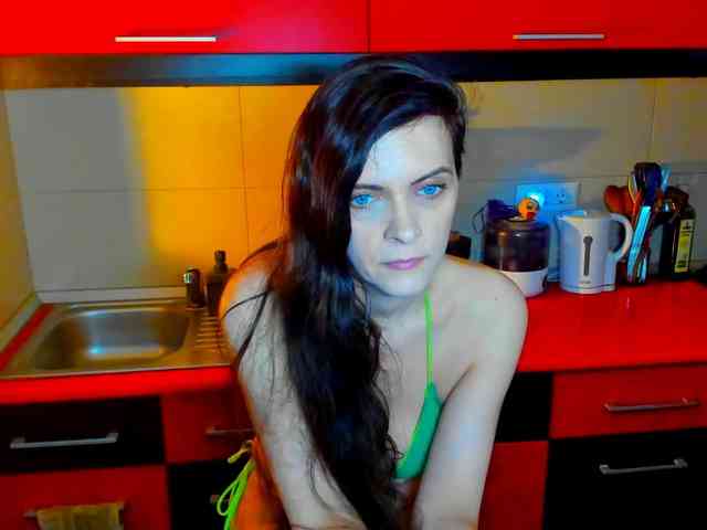SexQueen11 webcam