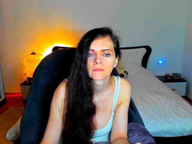 SexQueen11 webcam