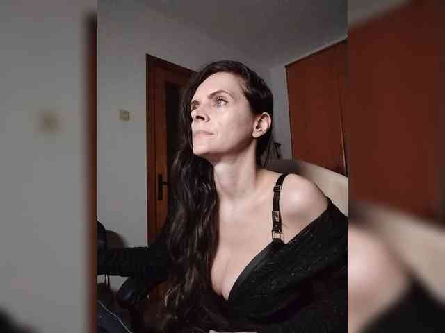 SexQueen11 webcam