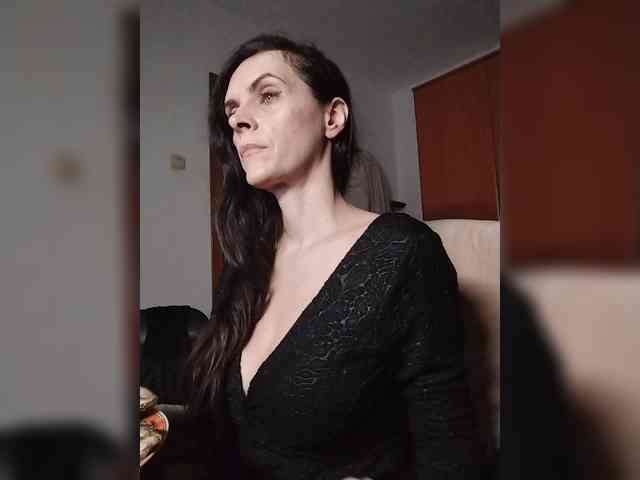 SexQueen11 webcam
