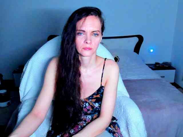 SexQueen11 webcam