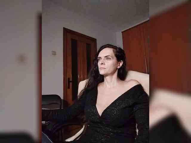 SexQueen11 webcam