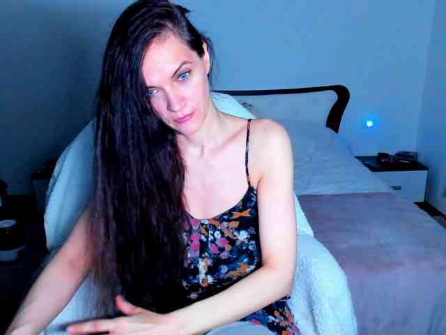 SexQueen11 webcam