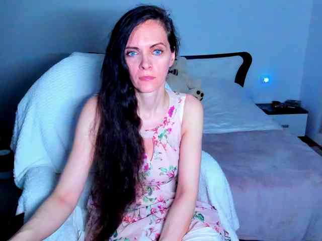 SexQueen11 webcam