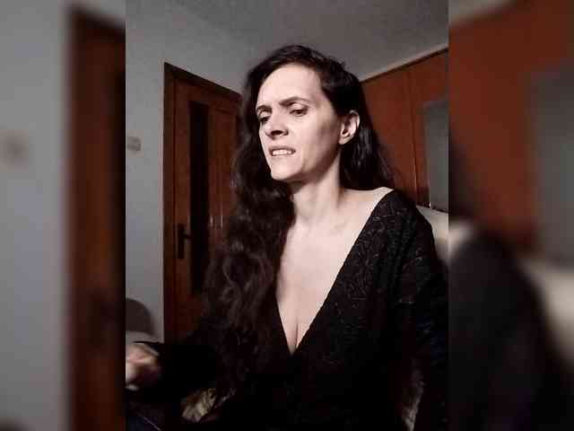 SexQueen11 webcam