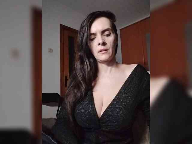 SexQueen11 webcam