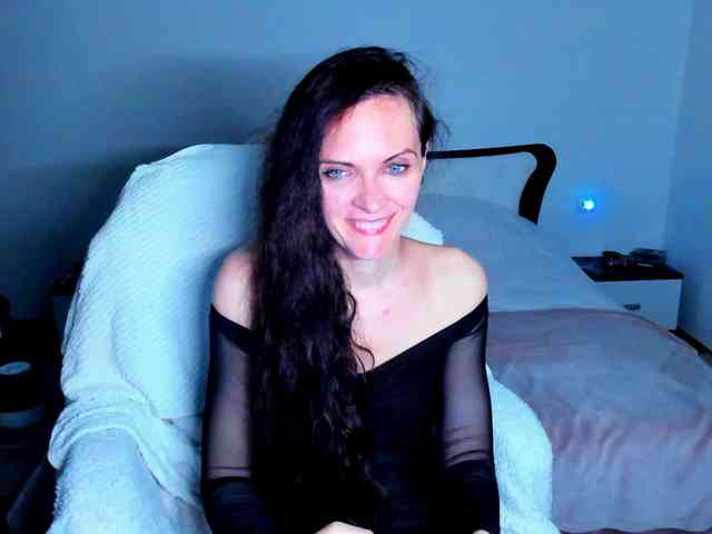 SexQueen11 webcam
