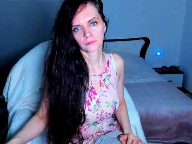 SexQueen11 webcam