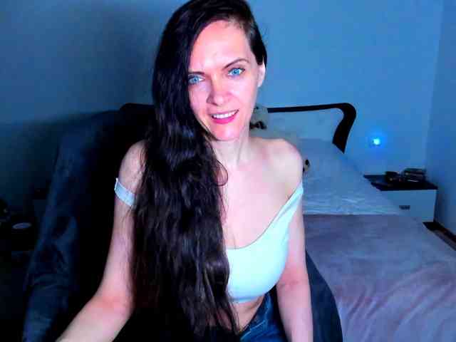 SexQueen11 webcam