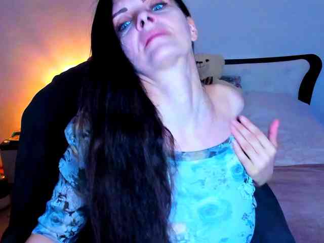 SexQueen11 webcam