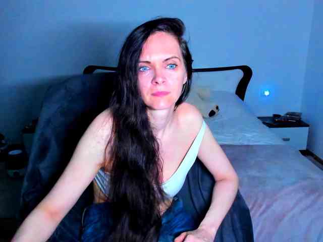 SexQueen11 webcam