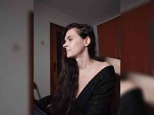 SexQueen11 webcam