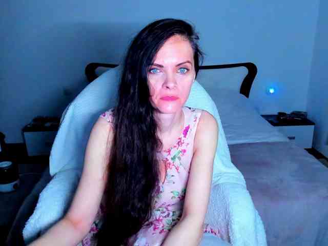 SexQueen11 webcam