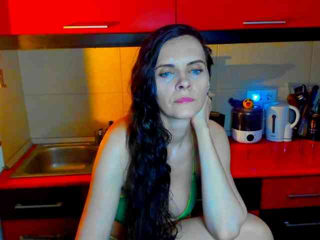 SexQueen11 webcam