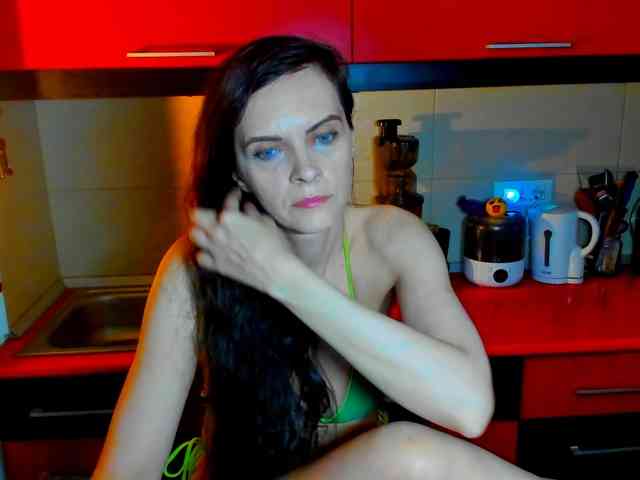 SexQueen11 webcam