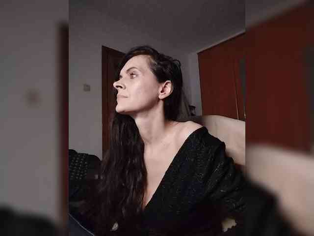 SexQueen11 webcam