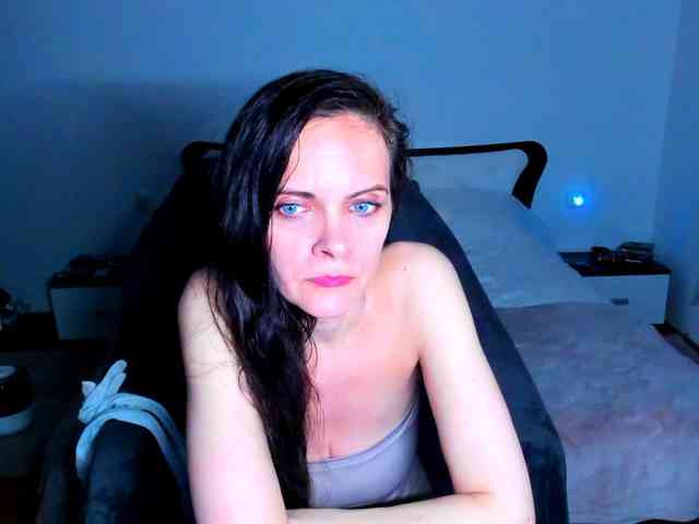 SexQueen11 webcam