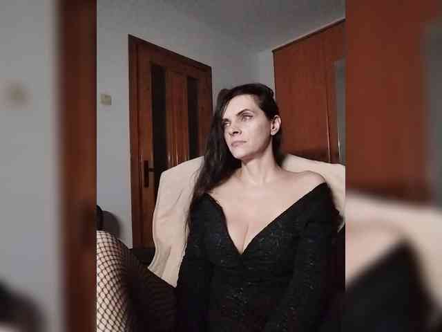 SexQueen11 webcam