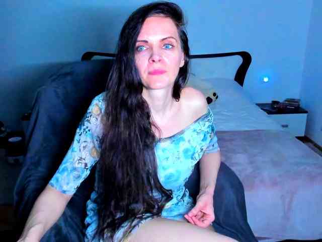 SexQueen11 webcam