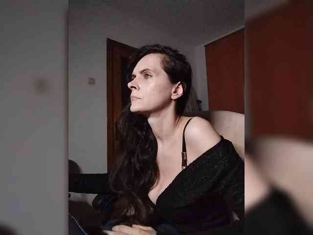 SexQueen11 webcam