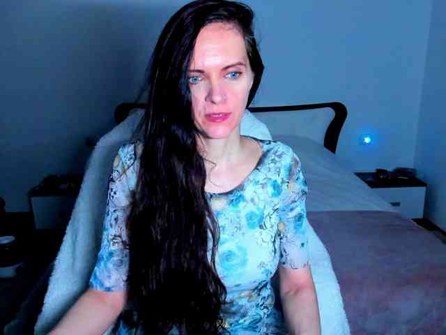 SexQueen11 webcam