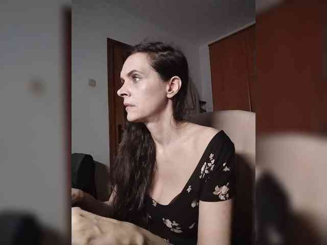 SexQueen11 webcam