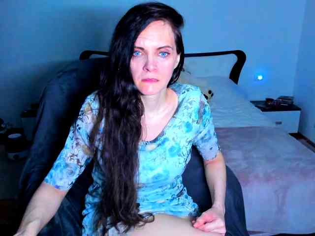SexQueen11 webcam