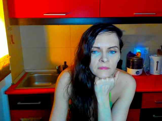 SexQueen11 webcam